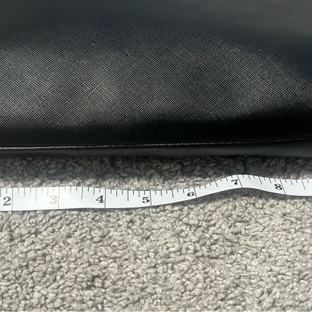 Betsey Johnson Black and Gold Insta-Famous Wristlet - Picture 3 of 6